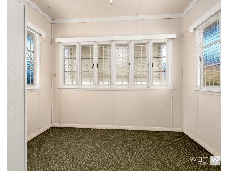 42 Vale Street, Wavell Heights QLD 4012