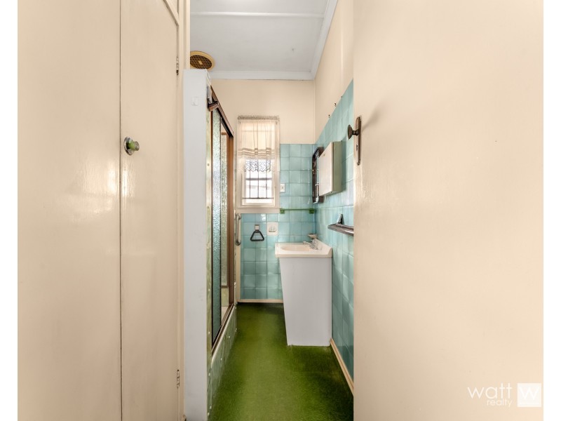 42 Vale Street, Wavell Heights QLD 4012