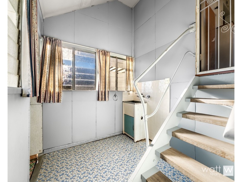 42 Vale Street, Wavell Heights QLD 4012