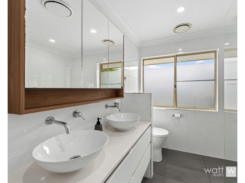 72 Stringybark Drive, Chermside West QLD 4032