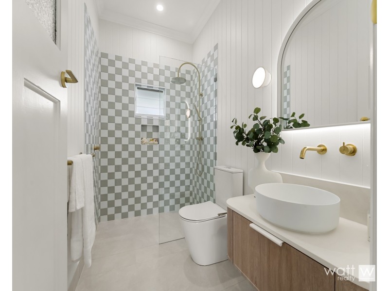 28 Newbery Street, Newmarket QLD 4051