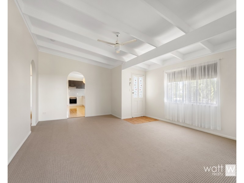 8 Leslie Street, Kallangur QLD 4503