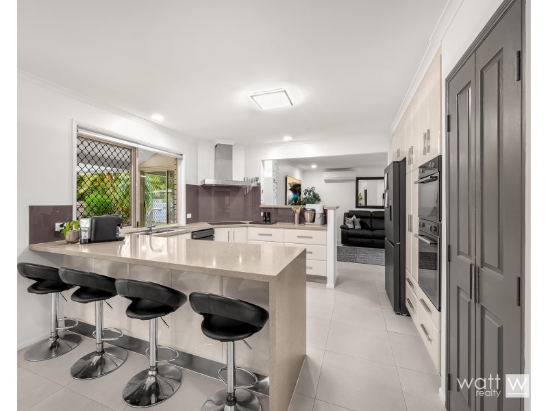 8 Costner Place, Mcdowall QLD 4053