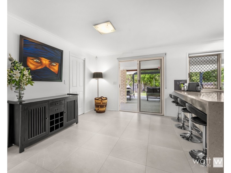 8 Costner Place, Mcdowall QLD 4053