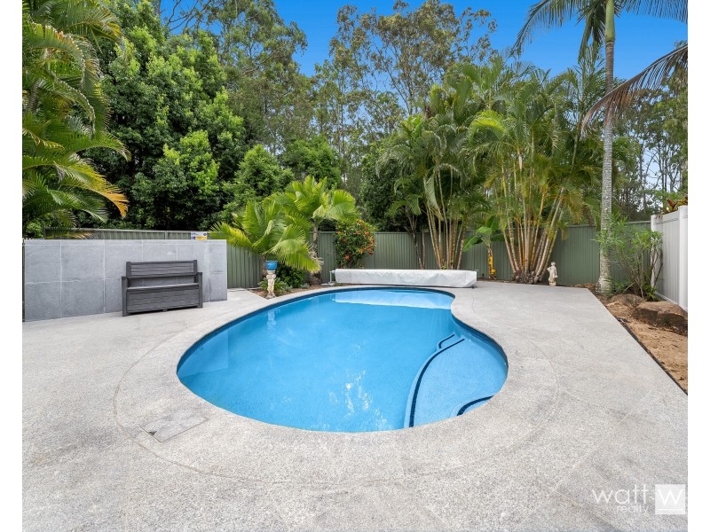 8 Costner Place, Mcdowall QLD 4053