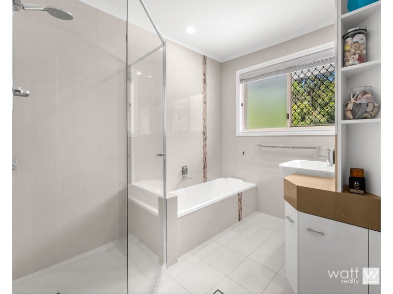 8 Costner Place, Mcdowall QLD 4053