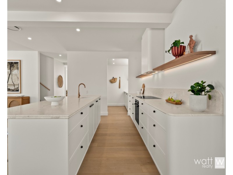 190 Flinders Parade, Sandgate QLD 4017