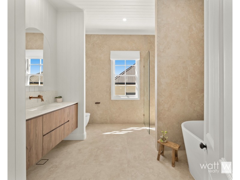 190 Flinders Parade, Sandgate QLD 4017