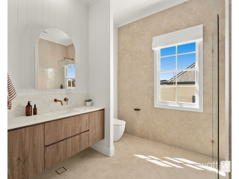 190 Flinders Parade, Sandgate QLD 4017