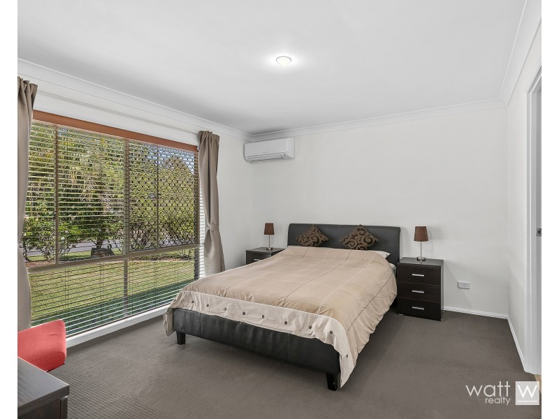 4 Elizabeth Place, Brighton QLD 4017