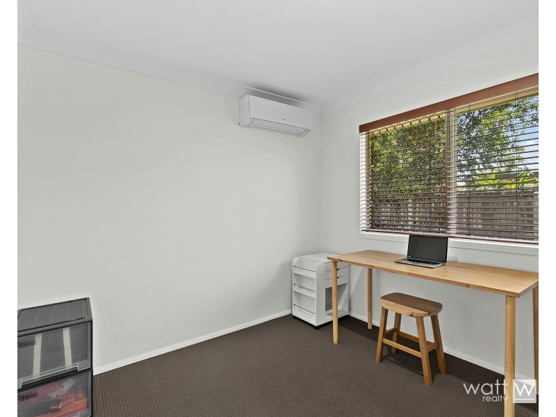 4 Elizabeth Place, Brighton QLD 4017