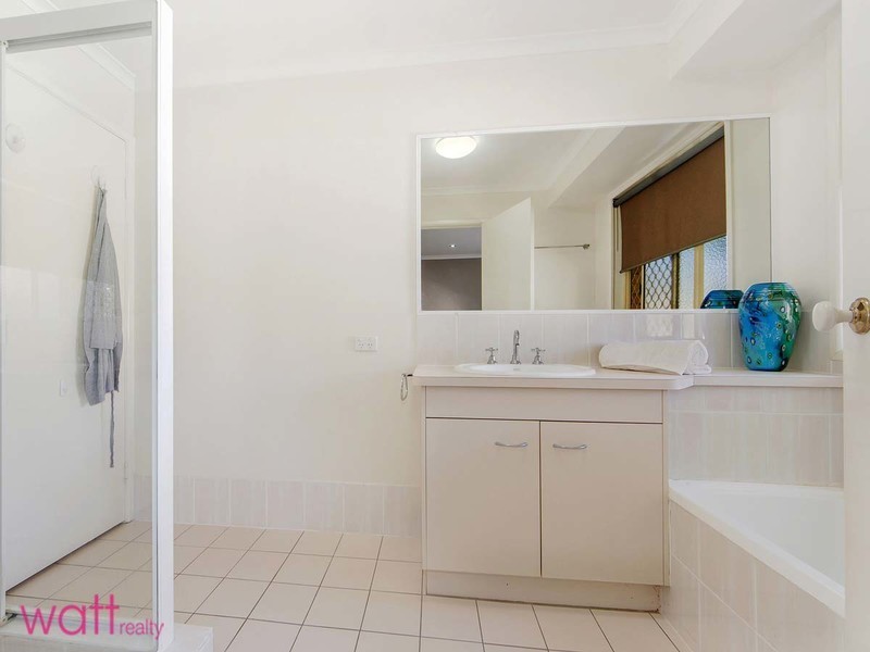 5 Boronia Place, Fitzgibbon QLD 4018