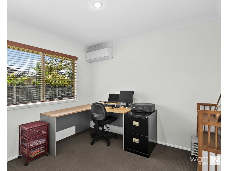 4 Elizabeth Place, Brighton QLD 4017