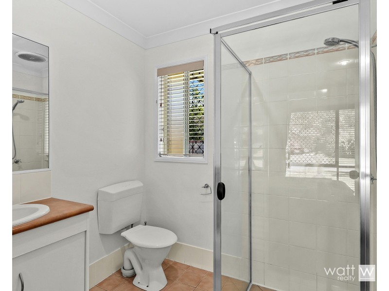 4 Elizabeth Place, Brighton QLD 4017