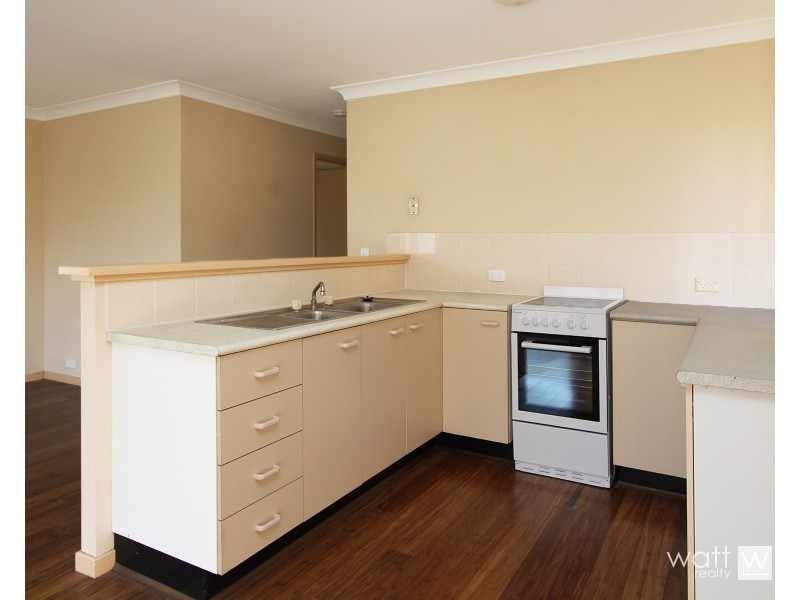 8 Rose Crescent, Fitzgibbon QLD 4018