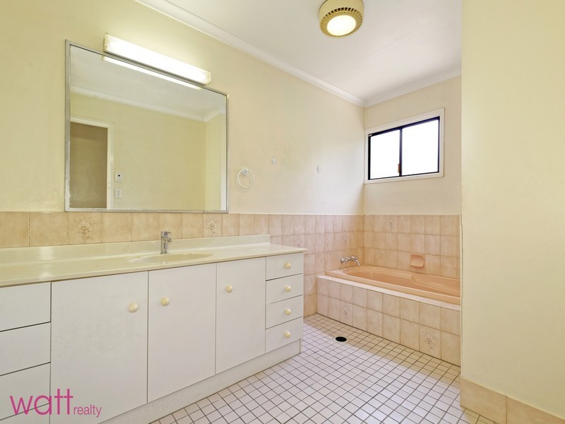 2 Chartwell Street, Aspley QLD 4034