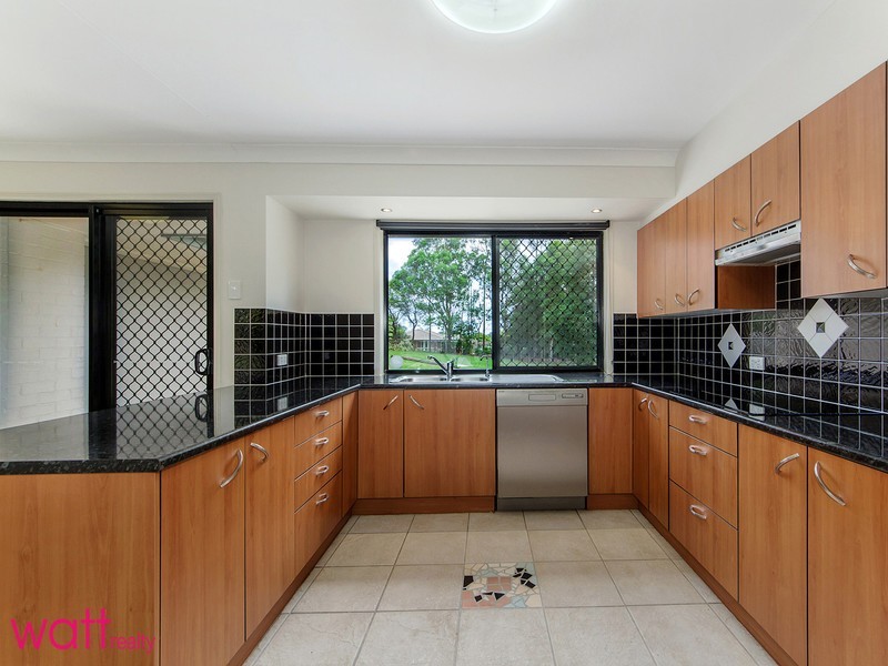 12 Sundoes Court, Kallangur QLD 4503