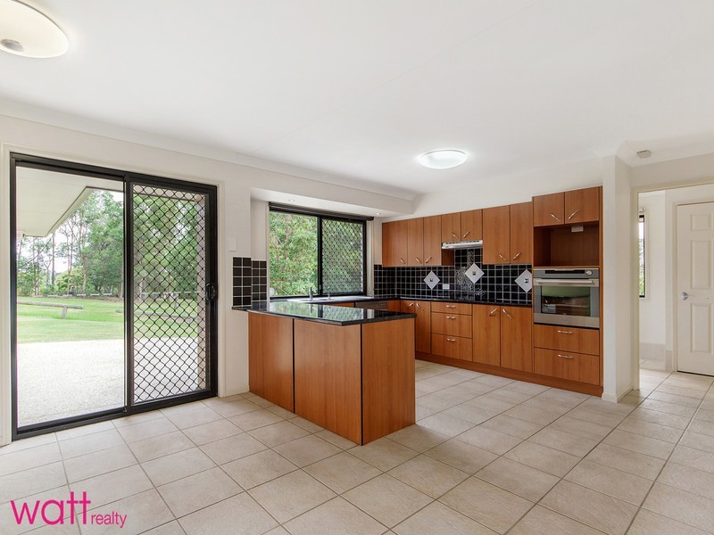12 Sundoes Court, Kallangur QLD 4503