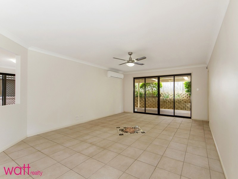 12 Sundoes Court, Kallangur QLD 4503