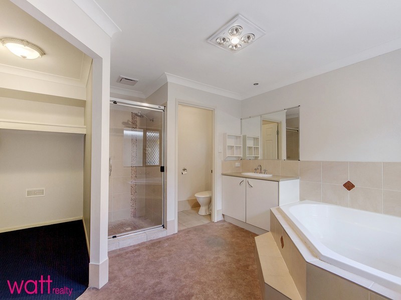 12 Sundoes Court, Kallangur QLD 4503