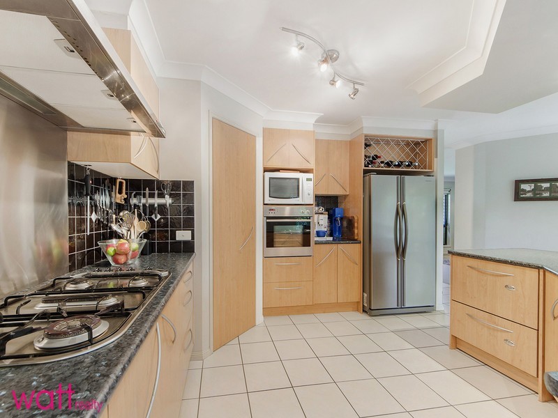 2 Queens Circuit, Geebung QLD 4034