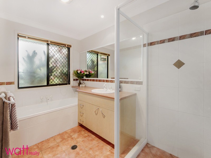 2 Queens Circuit, Geebung QLD 4034