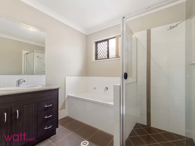 12 Gabrielle Court, Kallangur QLD 4503