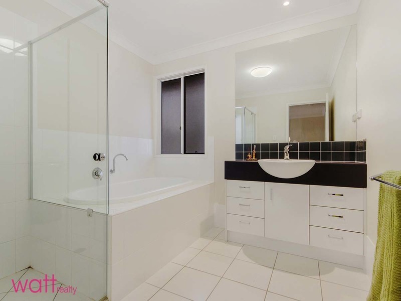 40 Petrie Crescent, Aspley QLD 4034