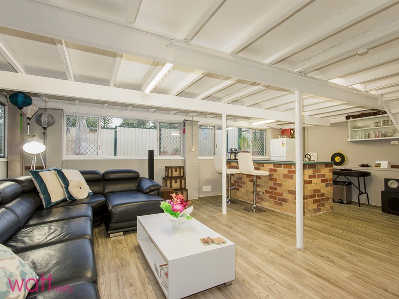 18 Strathdale Street, Aspley QLD 4034