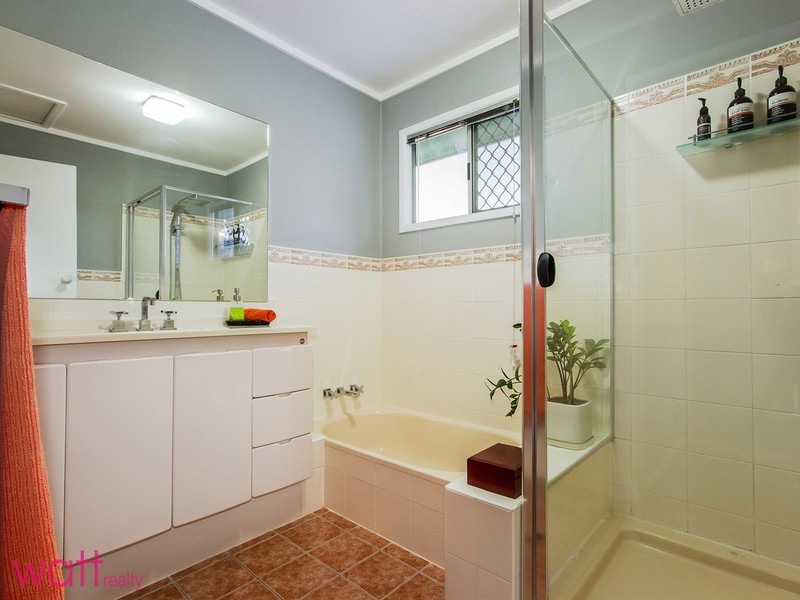 18 Strathdale Street, Aspley QLD 4034