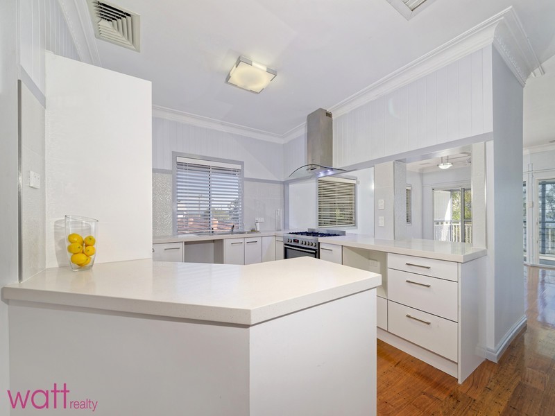 10 Signal Row, Shorncliffe QLD 4017