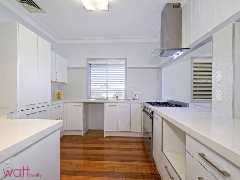 10 Signal Row, Shorncliffe QLD 4017