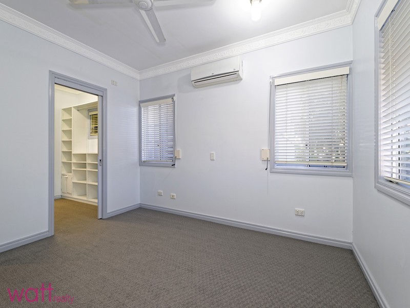 10 Signal Row, Shorncliffe QLD 4017