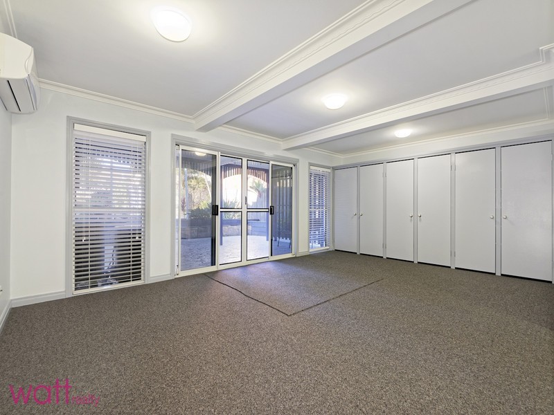 10 Signal Row, Shorncliffe QLD 4017