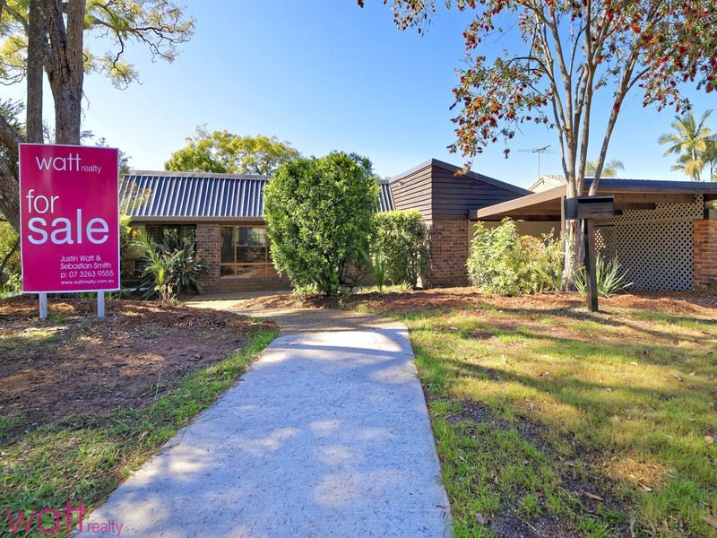 8 Dimboola Street, Bridgeman Downs QLD 4035