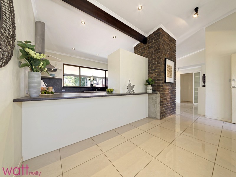 8 Dimboola Street, Bridgeman Downs QLD 4035