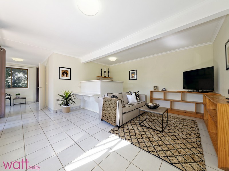 8 Dimboola Street, Bridgeman Downs QLD 4035