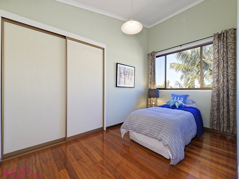 8 Dimboola Street, Bridgeman Downs QLD 4035