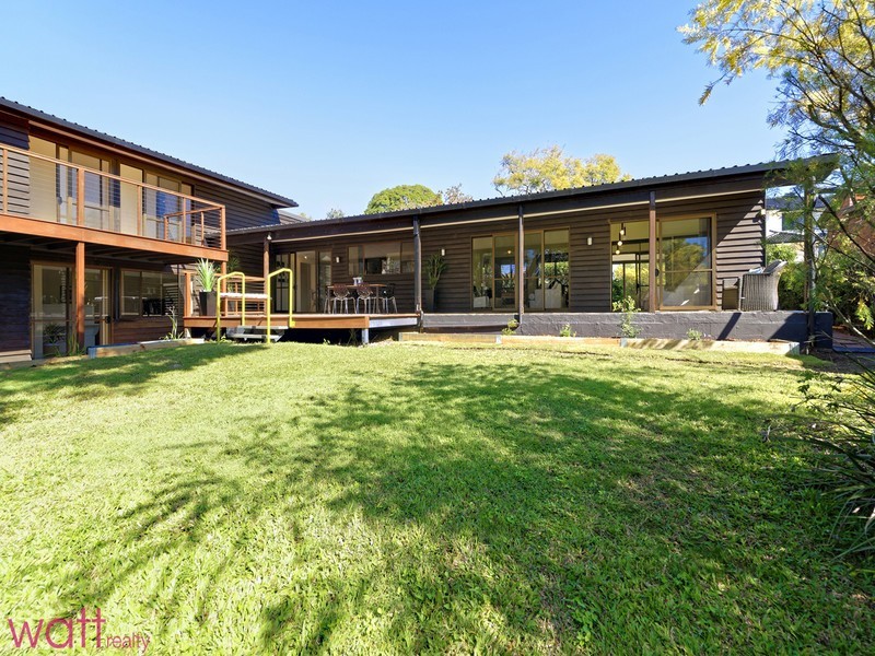 8 Dimboola Street, Bridgeman Downs QLD 4035