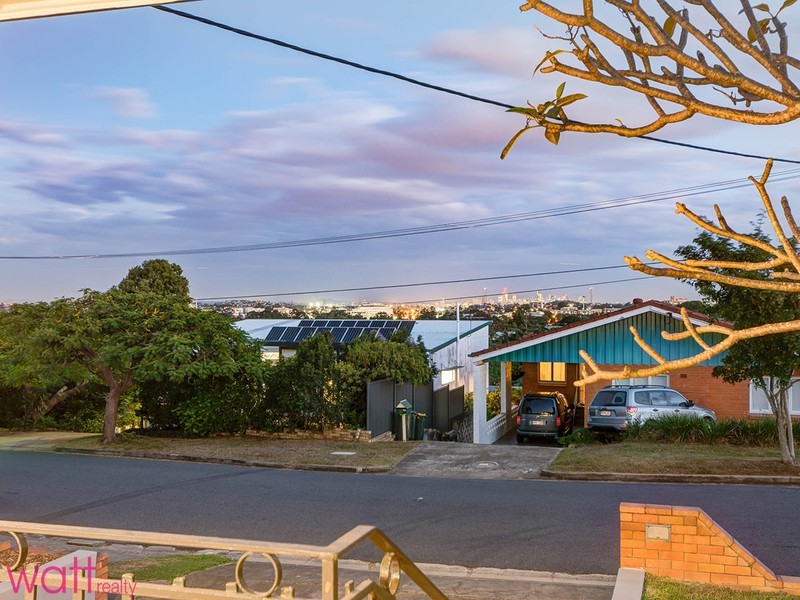 18 Chartwell Street, Aspley QLD 4034