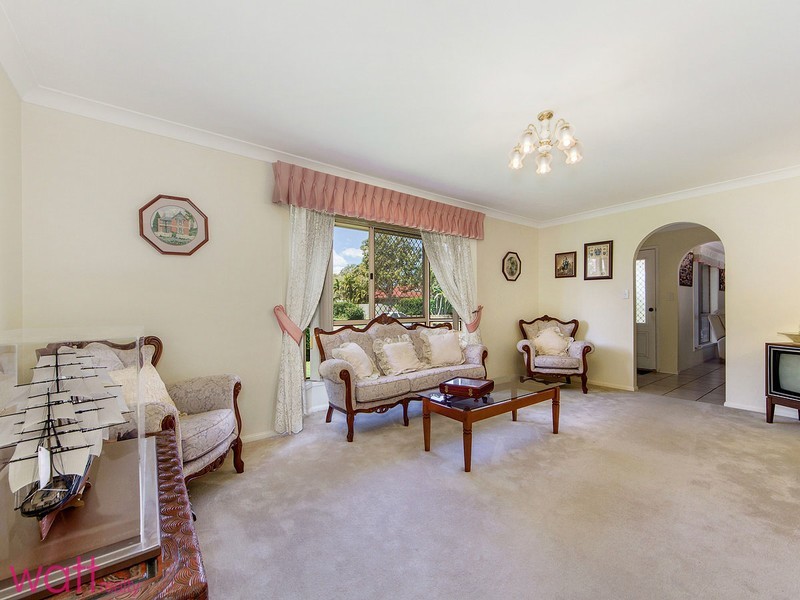 33 Bangalow Street, Bridgeman Downs QLD 4035