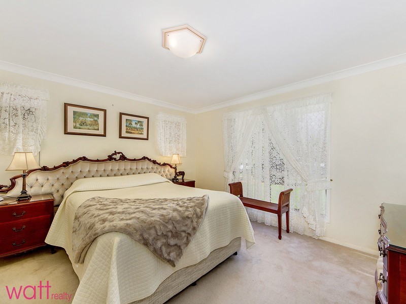 33 Bangalow Street, Bridgeman Downs QLD 4035