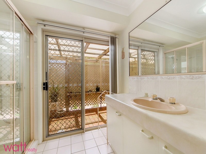 33 Bangalow Street, Bridgeman Downs QLD 4035