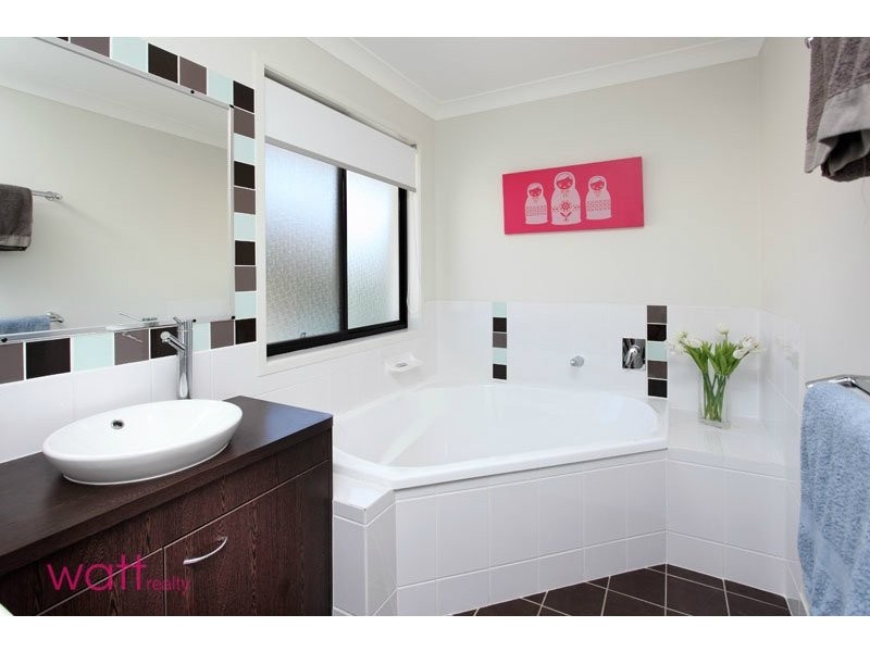 Eatons Hill QLD 4037