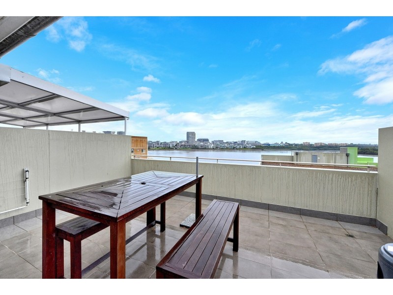 617/16 Marine Parade, Wentworth Point NSW 2127