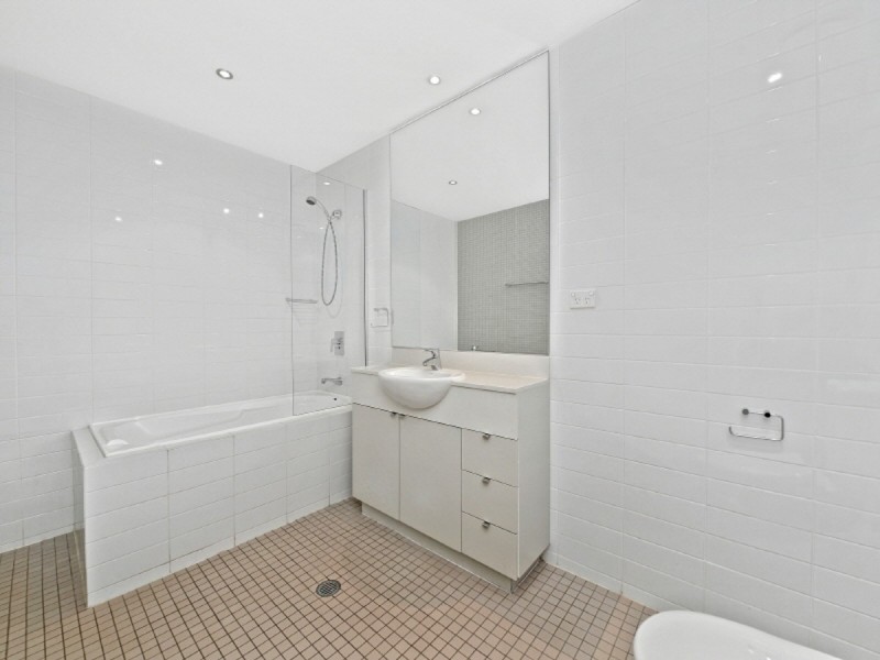 722/25 Bennelong Parkway, Wentworth Point NSW 2127