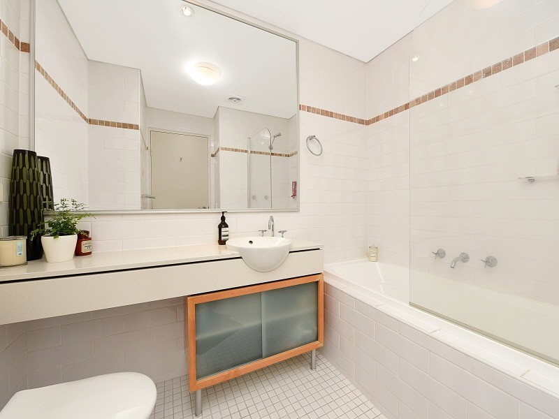 202/5 Stromboli Strait, Wentworth Point NSW 2127