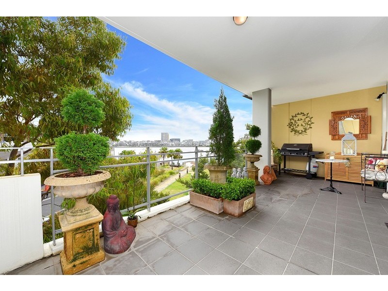 214/3 Amalfi Dr, Wentworth Point NSW 2127