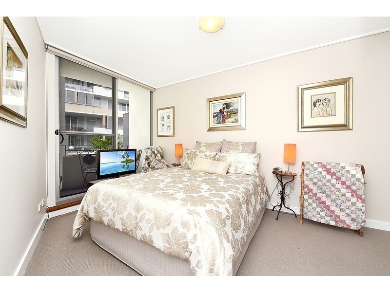 214/3 Amalfi Dr, Wentworth Point NSW 2127
