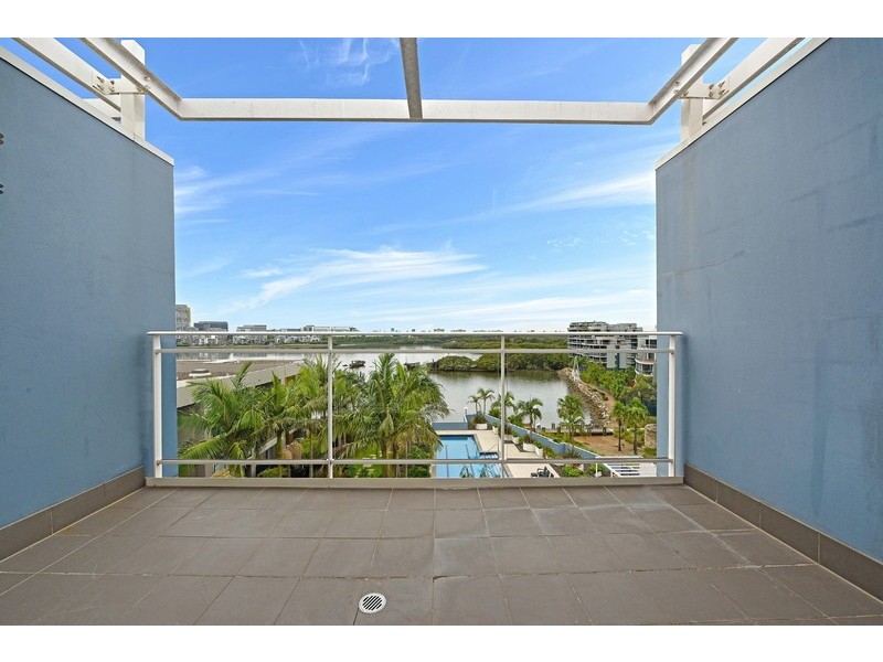 682/4 The Crescent, Wentworth Point NSW 2127